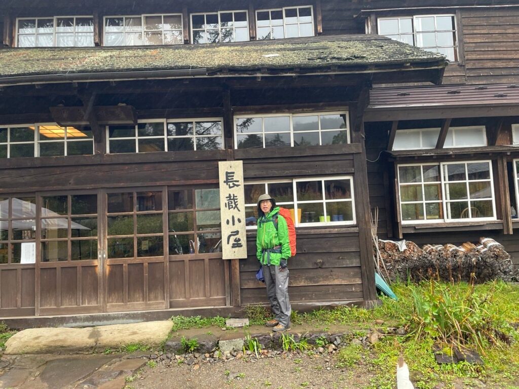 長蔵小屋。この小屋を作った平野長蔵が尾瀬の自然を守り抜いて今があるそうです